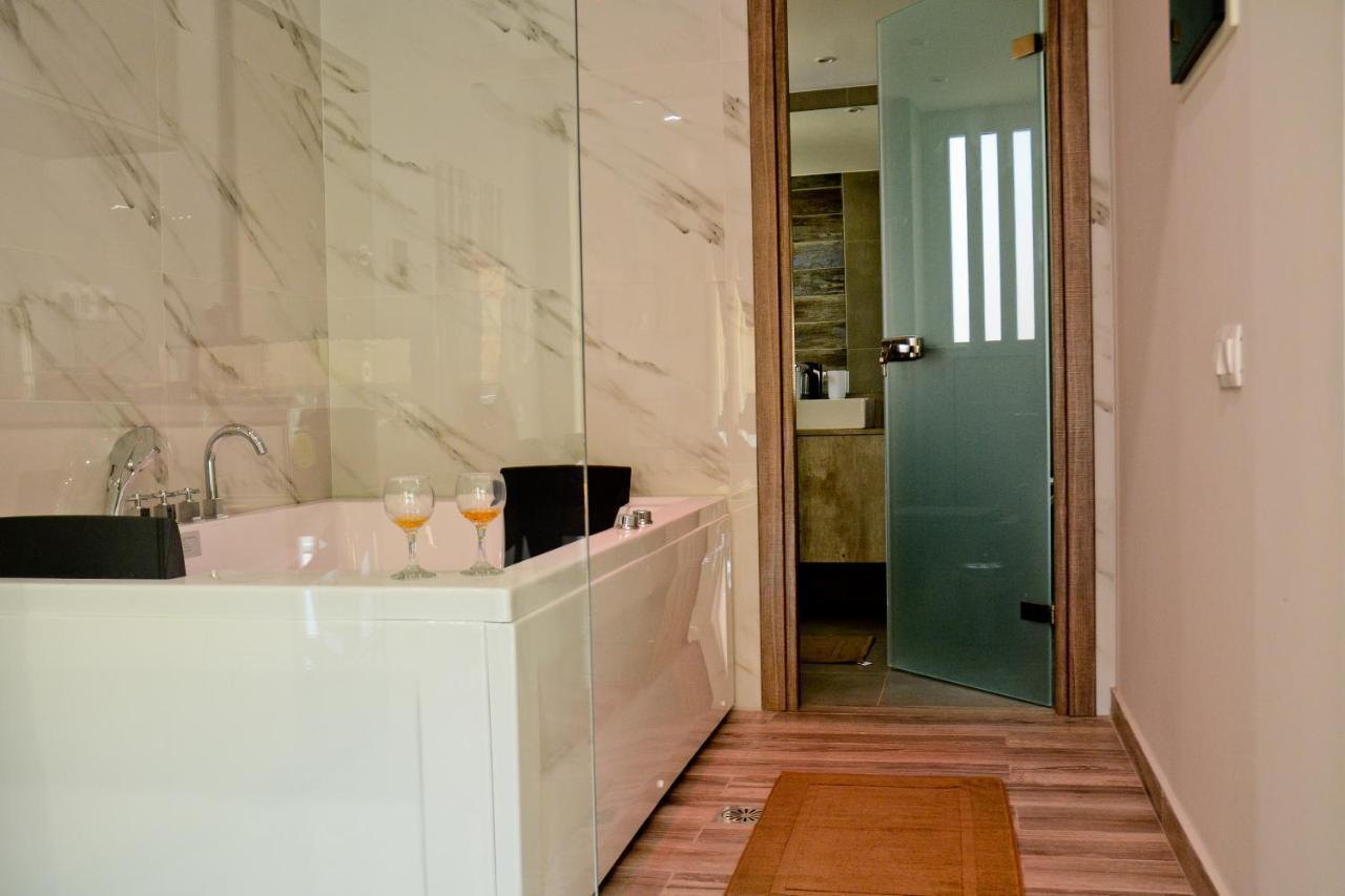 Dafni Luxury Suites Athens Exterior photo