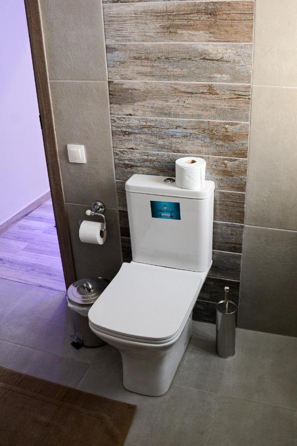 Dafni Luxury Suites Athens Exterior photo