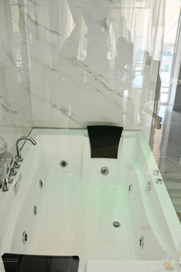 Dafni Luxury Suites Athens Exterior photo